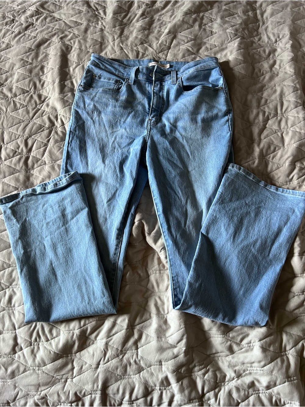 Levi's 725 High Rise Bootcut